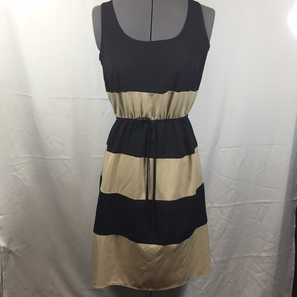 Sweet Storm Sleeveless Dress Size M